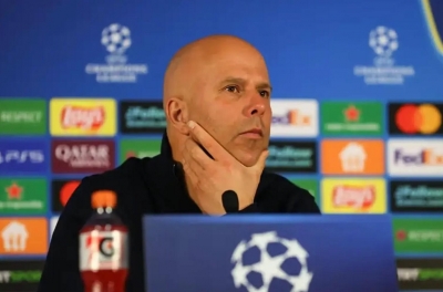 利物浦主帅阿尔内·斯洛特表示：“利物浦理应获胜，但巴黎圣日耳曼展现了更强的韧性。”