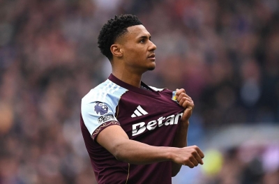 沃特金斯闪耀，阿斯顿维拉紧逼曼联位置