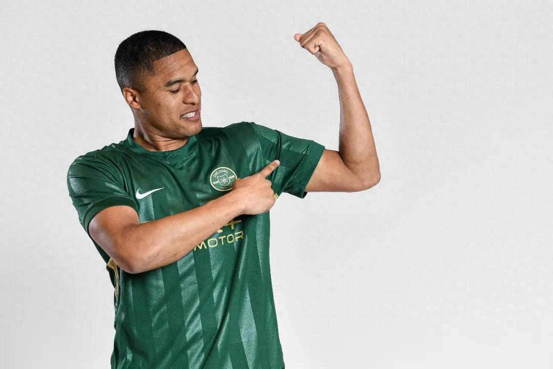 “中超首个赛季，目标20粒进球”——浙江队新援瓜里拉帕的雄心壮志！