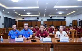 越南U17队世界杯前接受运动营养知识培训