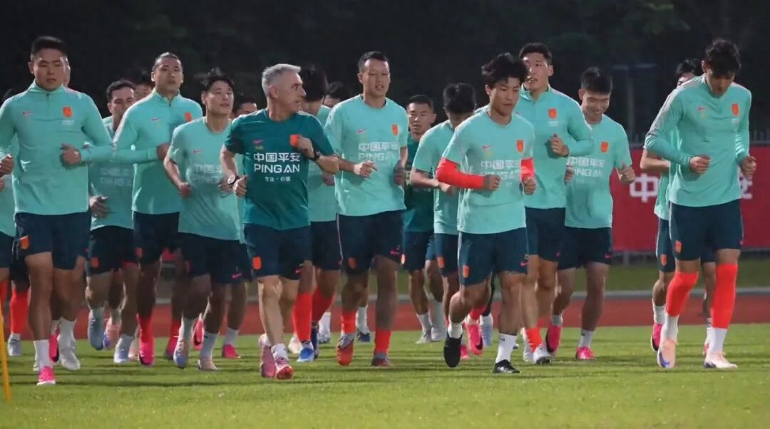 国足转战金华,邵佳一本土首秀
