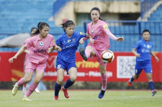 女足联赛奇闻:'第12人'现身助河内I队破门
