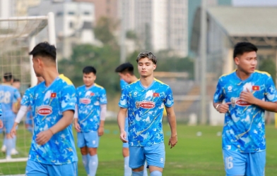 越南U23队进行内部比赛，在前往中国前准备淘汰五名球员