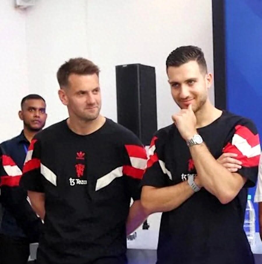 曼联公布25人集训名单，一名主力因病缺席，两名伤愈球员回归！年轻球员因对阵皇马任务未能入选