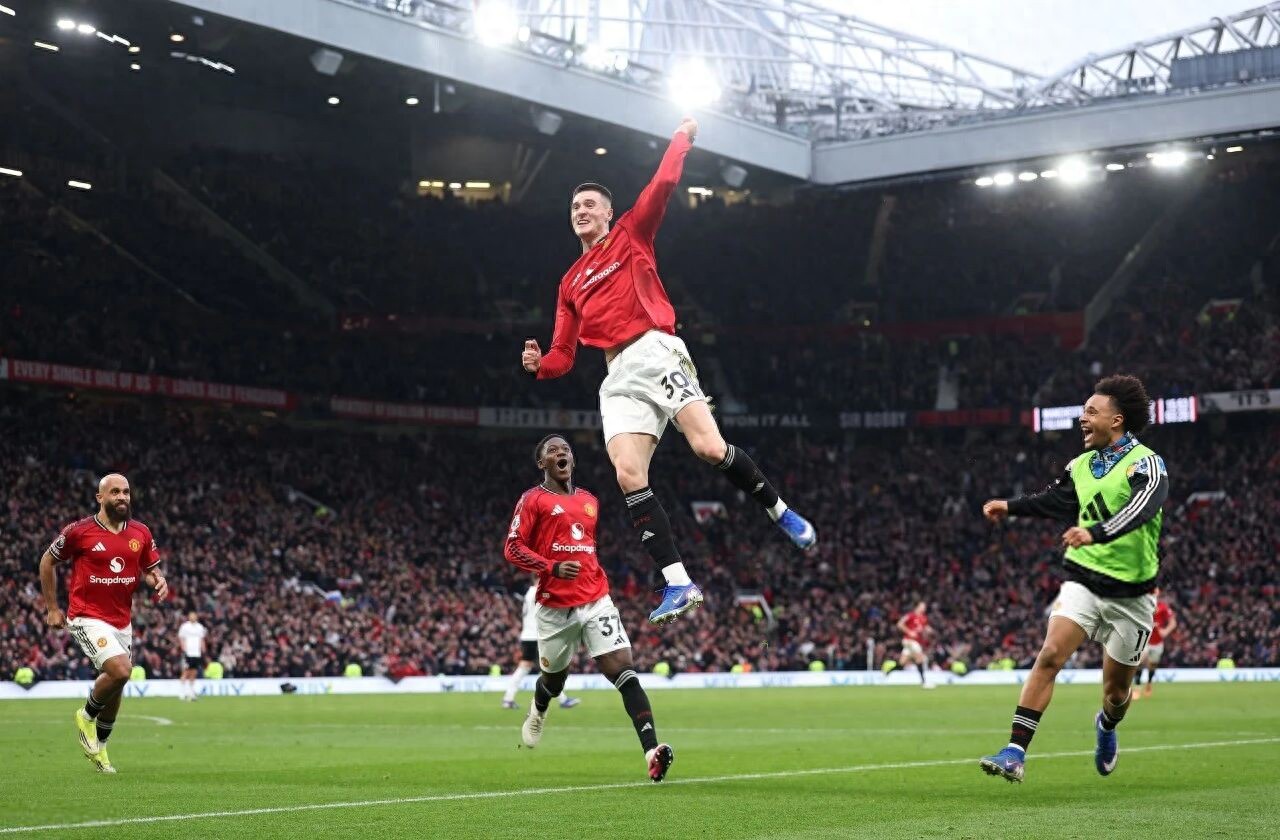 曼联一周内将进行两场比赛,谢什科必定首发!凭借一项特质赢得更衣室认可,拉爵可能放弃引进前锋