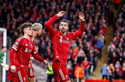 英超联赛需要采取哪些措施来争取第五个欧冠席位？