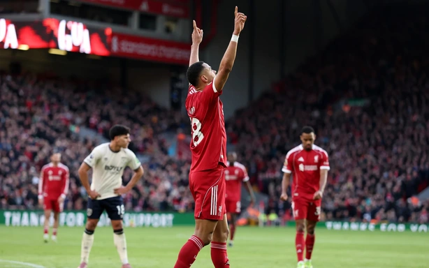 英超联赛因定位球而日益丑陋