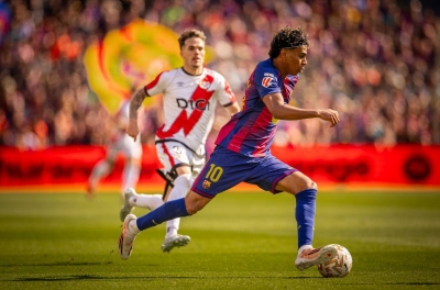 巴塞罗那连续第五场获胜，巩固西甲榜首地位