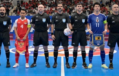 印尼队长在战胜日本后情绪激动地爆发了