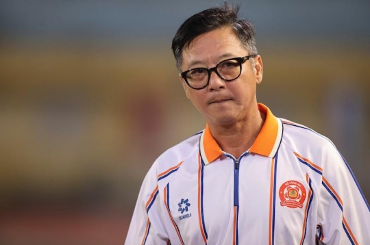 主教练黎黄德在0-4失利后直言：“清化队踢得强硬，且有许多小动作”