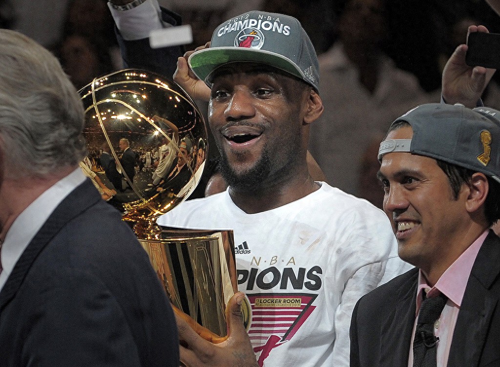 等不及了!NBA总裁萧华发声:希望詹姆斯尽快做决定,联盟要据此排定赛程