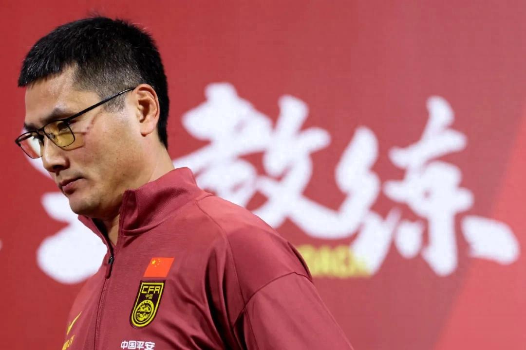 姆贝莫领军喀麦隆迎战中国男足名单公布，12名球员首次获选+核心班底保持稳定