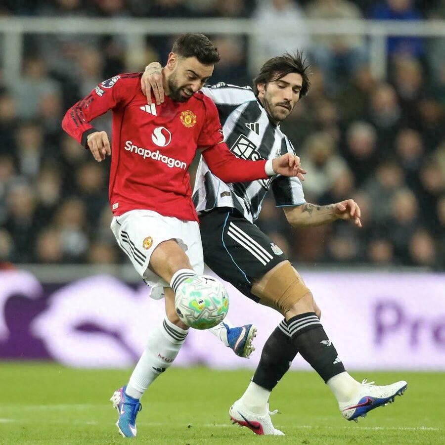 曼联已明确将托纳利列为首要引援目标！披露追逐状态不佳的巴莱巴缘由，另有备选人选