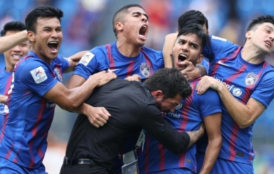 马来西亚球迷集体庆祝收到AFC的极好消息