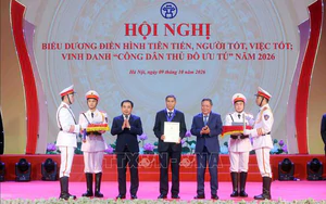 在首都解放日来临之际,教练梅德钟获得了一项特别荣誉。