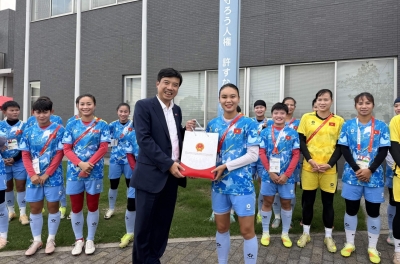 越南女足在亚运会与泰国关键战前获精神鼓舞
