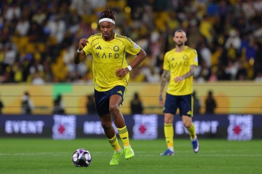 在C罗缺席的情况下，阿尔纳斯尔艰难取胜