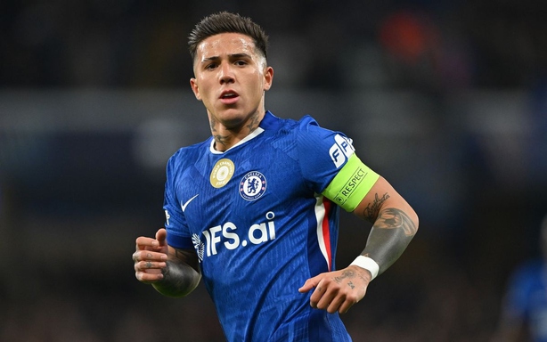 切尔西处罚恩佐·费尔南德斯