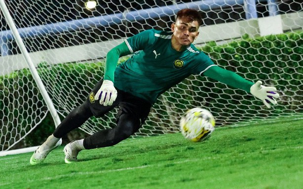 马来西亚抵达宁平，等待越南队的挑战