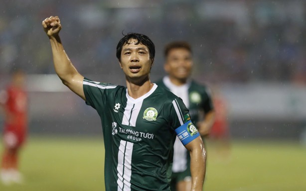 Công Phượng重返V-League:为联赛注入新活力