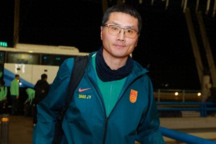 国足抵达悉尼 邵佳一征召中超零出场门将 范志毅女婿身份引发争议