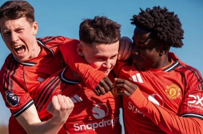 鲁尼闪耀，曼联击败西汉姆联晋级英超杯决赛