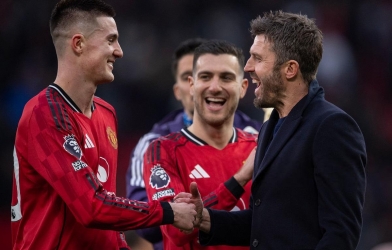 Carrick在决定性进球后向Sesko传递信息