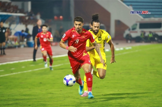 马来西亚专家表示：“若想击败越南队，仍需引进归化球员。”