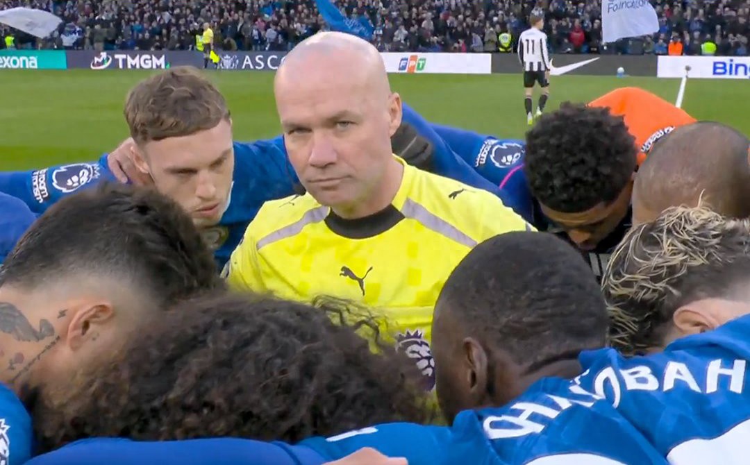 曼联再迎锁定英超前五关键战，卡里克警示队员切勿放松！拉爵暂不回应主帅续约问题