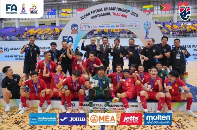 泰国国家队第十七次夺得东南亚冠军，主教练情绪激动