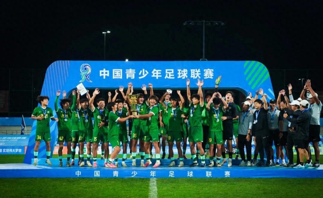 青少年足球实现多项突破，职业与社会足球开始显露产业前景——2026年，中国足球整体走势向好。