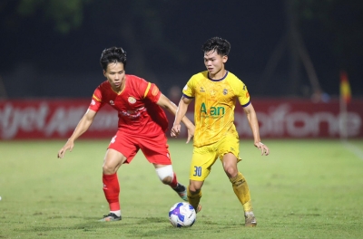 足球直播:SLNA对阵PVF CAND,首发阵容已揭晓。
