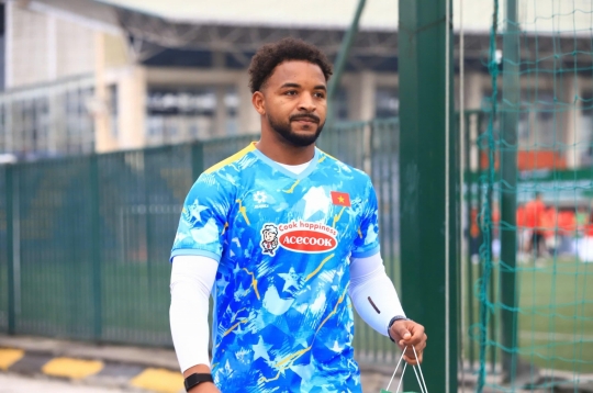 足球：越南国家队集训首日，春山传来坏消息