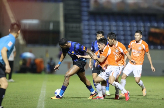 越南足球联赛多家俱乐部受到越南足协处罚