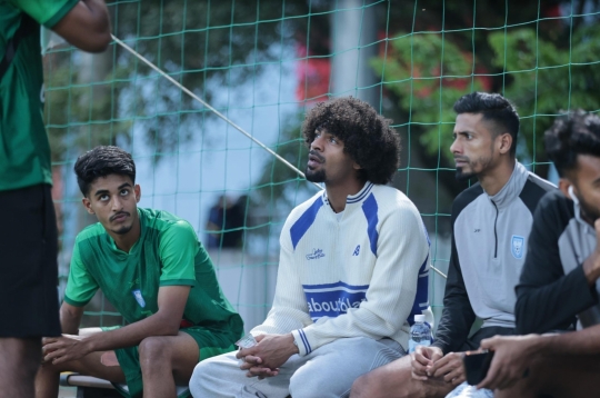 英超前球星抵达越南时发表重磅声明