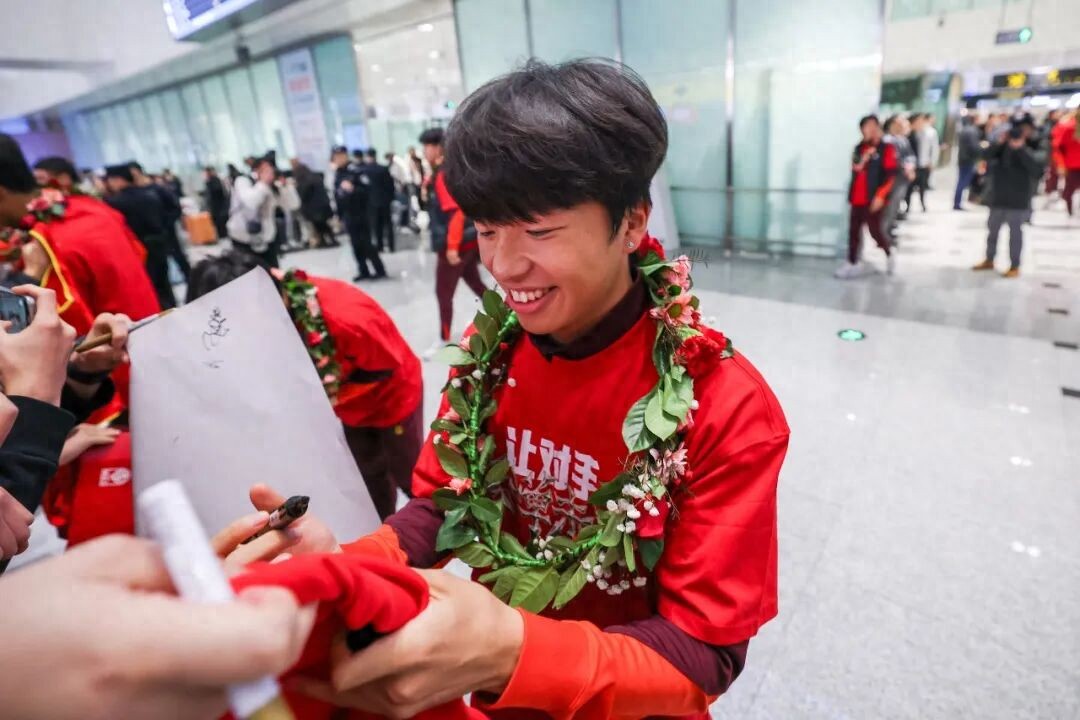 李镇全：享受掌声与鲜花的同时，也要勇敢面对批评和质疑