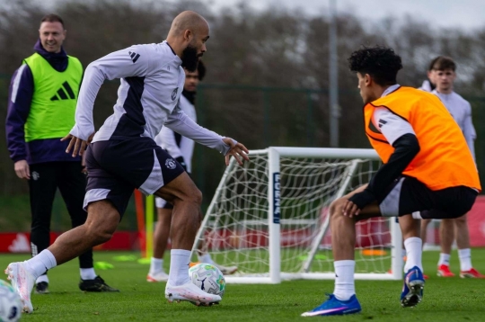 曼联球迷惊叹于俱乐部“百年难得一见的神童”