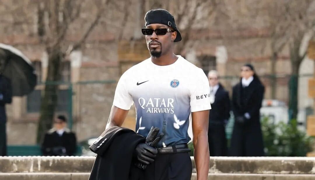 球衣不仅是运动装备，更是时尚奢侈品——足球顶级俱乐部蜕变为跨界文化品牌