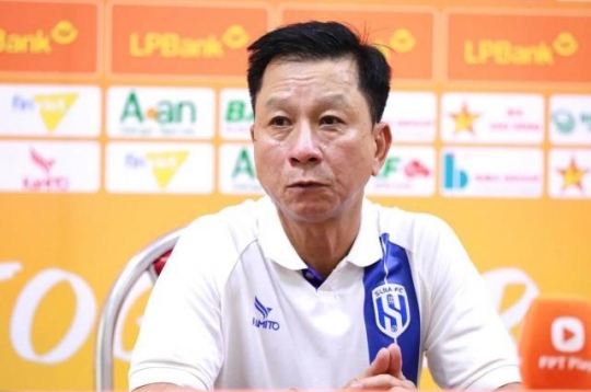 教练文士山在惊心动魄的平局后发表意外言论