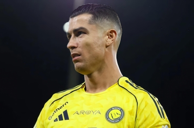 接手新俱乐部后，罗纳尔多立即面临债务追讨