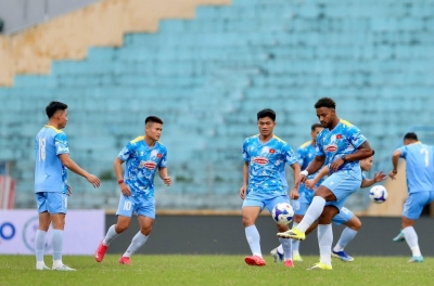 越南队进行最后一次训练，准备主场击败孟加拉国