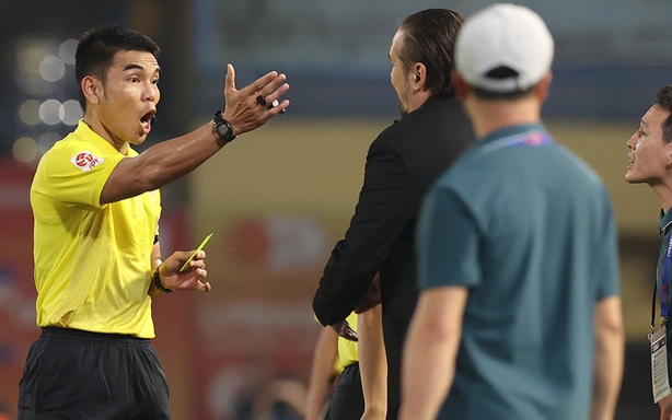 越南联赛与红牌引发的争议