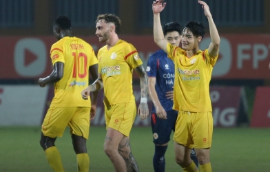 越南U23中场球员在攻破CAHN球网后感叹一件事