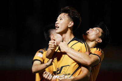 这位在V联赛引起轰动的越南裔老挝球员到底是谁？