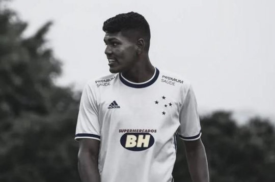 巴西球员因误中枪弹,年仅22岁不幸身亡