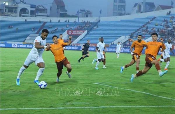 越南足球甲级联赛2025/2026赛季：缩小差距