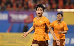 越南对阵中国足球直播观看链接，中国足协中国队2026年赛事（今日18:35）