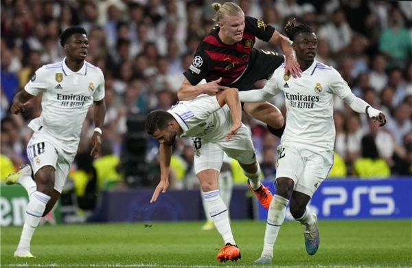 欧冠十六强淘汰赛首轮对决