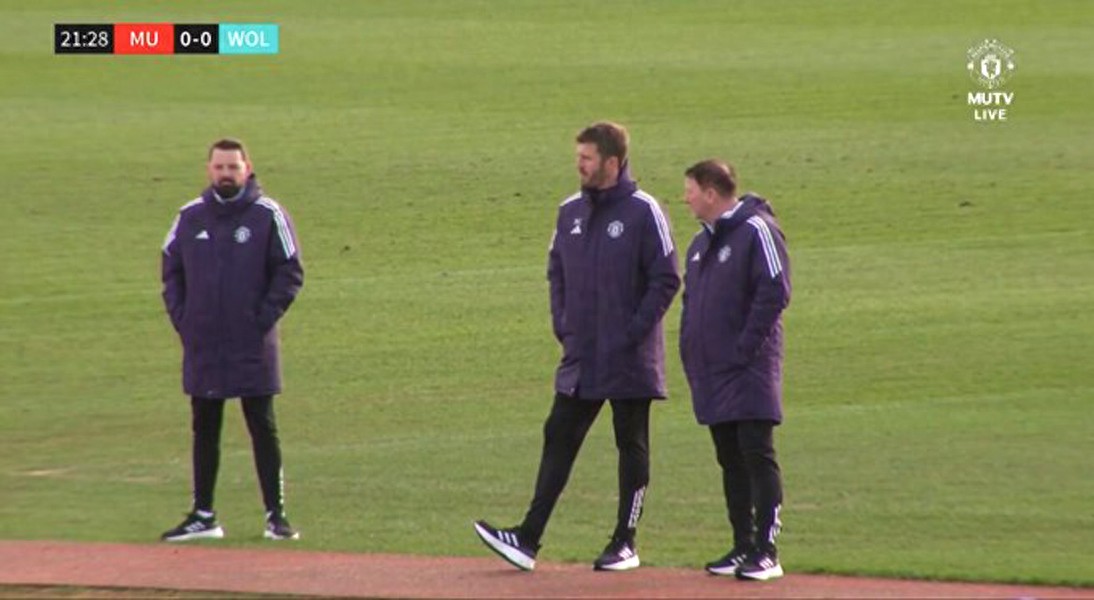 英超竞争对手失分，曼联有望稳住第四冲击第三！卡里克誓言突破密集防线，盼埃弗顿带来挑战