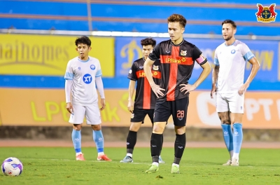 黄德队在农历新年前夕以18比2大胜对手